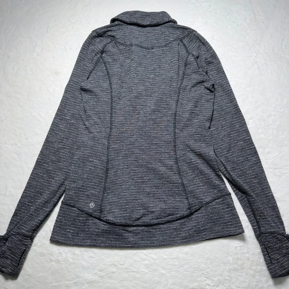 Lululemon Heathered Gray Long Sleeve Activewear Top Size 8‎ Running Yoga Pilates - Picture 5 of 8